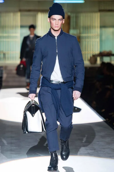 Look 8